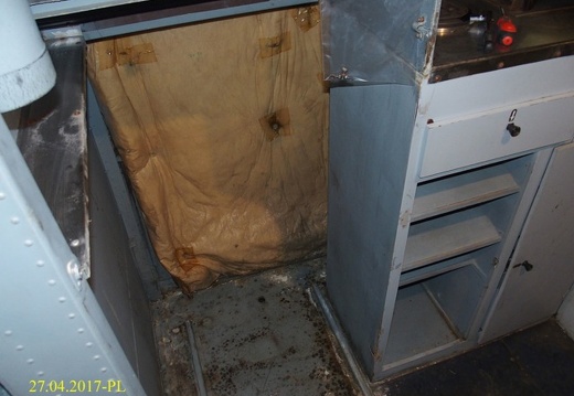 p4279203 atl31  emplacement frigo a nettoyer  traiter - R