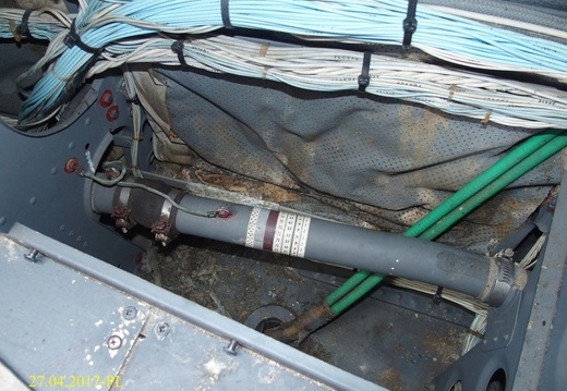 thumbs p4279072  atl31  sous console pilote droit  humidite corrosion R
