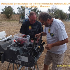 2017 08 24 CHAN-PL ATL31 P8243615 TxL A. Tarradellas J. Thomann  demontage manettes sur le bloc commandes moteur ATL 9