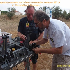 2017 08 24 CHAN-PL ATL31 P8243616 TxL A. Tarradellas J. Thomann  demontage manettes sur le bloc commandes moteur ATL 9