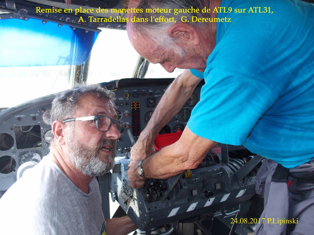 2017 08 24 CHAN-PL ATL31 P8243693 TxL Remise en place manettes moteur gauche de ATL9 sur ATL31  A. Tarradellas dans l effort   G. Dereumetz