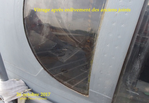 2017 10 26 CHAN-PL ATL31 4677 Vitrage apres enlevement des anciens joints
