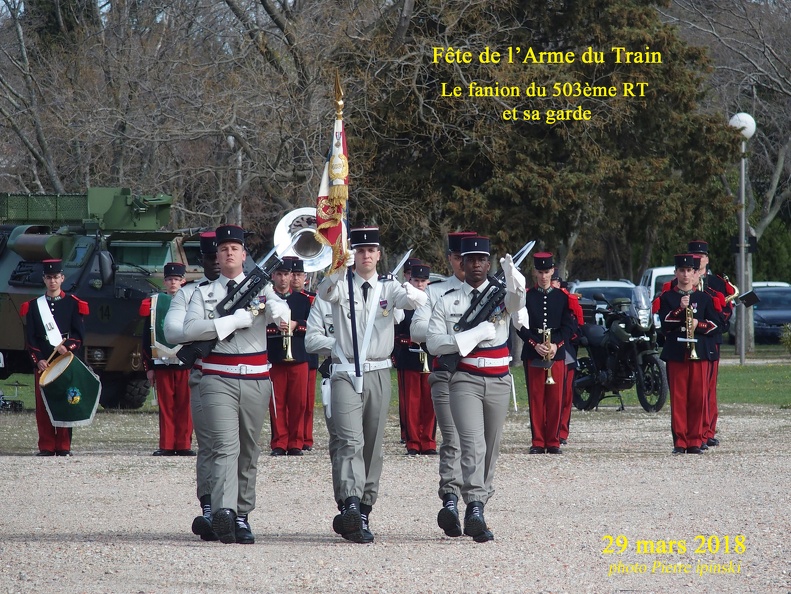 2018_03_29_CHAN-PL_Fete_de_l_Arme_du_Train__Le_fanion_du_503e_RT_et_sa_garde_6067.jpg