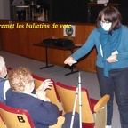 Distribution-des-bulletins-de-votes-N.Koening-