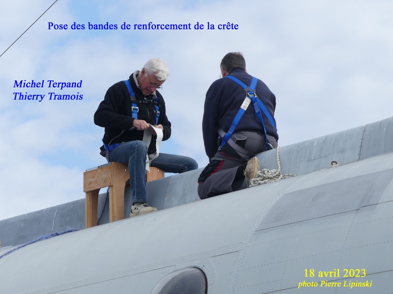 2023 04 18 CHAN-PL P1000013 Pose bandes de crête Michel Terpand Thierry Tramois.jpg