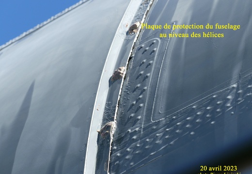 2023 04 20 CHAN-PL P1000250 plaques de protection. fuselage au niveau des hélices