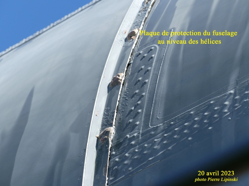 2023 04 20 CHAN-PL P1000250 plaques de protection. fuselage au niveau des hélices.jpg