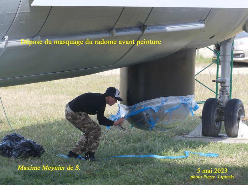2023 05 05 CHAN-PL P1010601 Dépose emballage de protection radome Maxime Meynier de S..jpg
