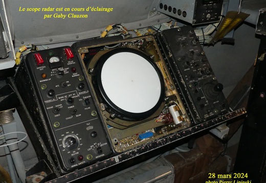 2024 03 28 CHAN-PL P1040703 Installation d&#039;éclairage du scope radar en cours